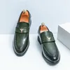 Nieuwe trend heren charme puntig groen zwart bruin slip op lakleren schoenen mannelijke jurk bruiloft prom homecoming loafers schoenen