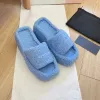 Designer Wool Plush Sandal Soft Fur Teddy Bear Fuzzy Womans Shoes Slipper Flat Heel Fashion Home Platform Slide Winter Fluffy varma tofflor