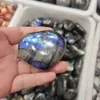 Konst och hantverk Crystal Labradorite Palm Stone Healing Quartz Gemstone Worry Stone Heart Polished Quartz Labradorite Handicraft Decorating YQ240119