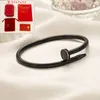 Nail Bangle Noir Luxe Designer Bracelet Boîte Emballage Cadeau Bijoux En Acier Inoxydable Femmes Charme Bracelet Anniversaire Voyage Boutique Cadeau Bracelet Avec Boîte