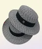 Haute qualité été noir blanc Plaid à large bord plat chapeau de plaisancier printemps femmes herbe tresse chapeau de soleil fête de mariage casquette formelle9232333