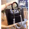 Number 5821 Women's Luxury Handbags Beach Bags Designers Metal Letter Badge Tote Evening Bag Small Body Leather Handbag Large Female Chain Wallet Backpack 4XGN