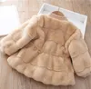 2024 Giacche autunnali e invernali Abbigliamento per bambini Nuovo cappotto per ragazze maglione in finta pelliccia comodo e dolce