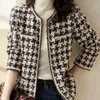 Vintage Houndstooth Tweed Blended Jackets för kvinnor Jacka kort kappa koreansk mode långärmad vinterdjockning kläder 240118