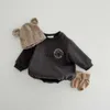 Rompers 2024 Spring New Baby Long Sleeve Casual bodysuit nyfödd Småbarn pojke söt björntryck jumpsuit bomullsspädbarn 0-24m H240508