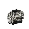 Bluza bluzy z kapturem 2023 Zimowa nowa dziecięca bluza z długim rękawem LDREN plus aksamitna gruba bluza dla chłopców Casual Striped Tops Ubrania H240508