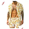 Tute da uomo Tute da uomo Set di stampa hawaiana Camicia a maniche corte Pantaloncini da spiaggia Set Abbigliamento da fitness oversize in due pezzi Con Dhpkq