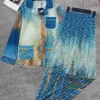 Pijamas masculinos pijama conjunto luz luxo clássico seda primavera azul high-end casa camisa calças de perna reta spray letras impressas estilo de férias preguiçoso