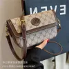 Este ano para mulheres no novo verão versátil crossbody de um ombro popular na internet bolsa quadrada pequena super quente 2147