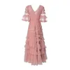 2024 Spring Pink Solid Color Panel Dress Kort ärm V-ringning Tulle Long Maxi Casual Dresses A4J191359