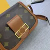 Lüks Crossbody Bag Tek Omuz Çantası Ünlü Ziyafet Torbaları Tasarımcı Eski Çiçek Çanak Çantası Moda Çantası Orijinal Deri Yeni Kadınlar Çanta Elçisi Çantası Kabartmalı Çiçek