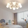 子供用の部屋と通路用のモダンなLED天井照明器具、寝室の照明アイアンシートガラスボールカラーシャンデリア