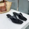 Chinelos Chunky Heels Flip Flops Casual Beach Party Shoes Tamanho 35-40 Mulheres Marca Designer Split Toe Mules Verão