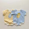 ROMMERS 2023 Été Nouveau bébé mignon Imprime Imprimé à manches courtes Bodys Bodys Coton Boddler Plaid Plaid Suit Nouw-Born Vêtements 0-24M H240508