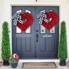 Couronne de fleurs décoratives artificielles pour la saint-valentin, rouge en forme de cœur, pour porte d'entrée, fenêtre, mur, guirlande romantique, décoration de maison