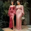 Dusty Rose Abiti da damigella d'onore Sirena Raso elastico Sexy Abiti da damigella d'onore con spacco alto Abiti da sposa per Nigeria Donne nere Ragazze Matrimonio BR098