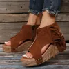 Sandaler Summer Wedge Platform Heels Moccasin Woman Designer Casual Finger Foot Fish bekväma rockskor