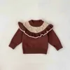 Pullover 2024 Spring Nieuwe babymeisje lange mouw gebreide trui peuter solide casual gebreide kleding veelzijdige kanten kant -pullover kinderkleding H240508