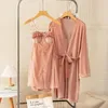 Mulheres sleepwear inverno casa robe veludo roupão vestido de renda camisola conjunto sexy cinta de espaguete feminino veludo camisola outono retalhos