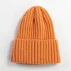 Beralar Golexury 2024 Kış Harajuku Beanie Örme Şapka Kadın Moda Sıcak Şerit Gorro Erkek Hip Hop Skullcap Kısa Unisex Basic Cap