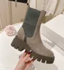 Gli stivali Martin in morbida pelle a testa tonda autunno e inverno sono avvolti con suole spesse impermeabili per aggiungere moda snellente e versatile alle scarpe corte da donna con scatola