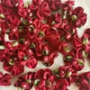 装飾的な花30PCSバーガンディサテンリボンフラワーボウパールローズ人工用品ファブリックウェディング縫製クラフトハンドメイドギフトボックス