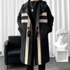 Trench coat Coupe-vent pour hommes Patchwork couleur moyen Long Trenchcoat mode coréenne bouton couvert mâle à capuche Trench veste 240119