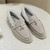 Takılar Kadın Erkekler Tazz Fluffy Boots Loro Yürüyüş Ayakkabı 2024 En Yeni Loafer Elbise Ayakkabı Lüks Tasarımcı Gündelik Ayakkabı Kış Sıcak Piyana Düz Düşük Açık Dışarı Ayakkabı Sabah Tenis