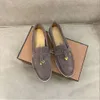 2024 Nouveau Designer Daim Loro Chaussures Casual Baskets De Loisirs Marque Appartements Baskets Pour Femmes Mocassins À Bout Rond Décor Mental Chic Slip-On Semelle Épaisse Letterg Taille 35 - 45