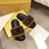 10a toppkvalitet män toffel kvinna loafer sandal med låda casual skor nallebjörn utomhus Sandale Lady Mule Designer Sliders Lovely Fur Flat Fuzzy Slide Luxury Winter