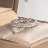 Küme halkaları lüks tenis yüksek karbon elmas yüzüğü kadın düğün ince mücevher 925 sterling şeridi platin kaplama nişan band