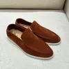 Utomhus resor casual sko mockasins walk loafer sommar lyxig designer läder nya loro herrar låga platt klänningskor sandal svart brun tennis piana man kör sneaker box