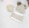 Fashion Baby Cap Suit Designer Kids Kids Winter Knited Set y compris la boîte de marque Taille 3-12 Chapeau chaud à trois pièces de haute qualité + Écharpe + gants janvier