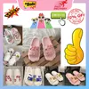 Gratis verzending Designer Casual Platform Slides Slippers Mannen Vrouw slijtvast Lichtgewicht antislip Rubberen zachte zolen Strand Platte Zomerstrandslipper