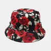 Cappelli a tesa larga Cappelli a secchiello 2021 Nuova moda Cappello Panama Fiore rosa Cappelli a secchiello Cappelli estivi floreali da sole per le donne Berretto da pescatore in cotone J240120