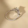 AAA GEMS Anillo de oro de 14 quilates con moissanita de talla esmeralda y tres piedras para mujer