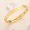 New Bracelets Frauen Armreifen Luxus aushöre Designer 18K Gold plattiert Edelstahl Rosegoldliebhaber Armreifen Armband ZG2426