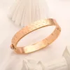 Bracelets de style classique Femmes Louiseities Bracelet Designer de luxe Plaqué or 18 carats Viutonities Acier inoxydable Rose Gold Lovers Bracelets Bracelet pour hommes ZG2340