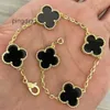 Jewelry Designer Chain Van Four Leaf Clover Bracelet Cleef Van Bracelets 2024 Luxury Pearl 4 Leaf 18k Gold Laser Brand Bangle Charm Necklace Earrings Wedding W5wh