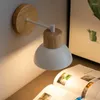 Lampes murales Nordic LED Lampe Bois Creative Luminaire Chambre Balcon Escalier Sconce Chambre Chevet Décor Lumière avec Ampoule