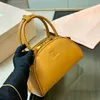 Sac à bandoulière à fermeture à glissière de couleur solide célèbre pour le maquillage pour femmes, sac à main pour les rencontres, les achats, le tourisme, les sports, le sac à main de haute qualité pour l'usure des déplacements