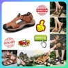 Diseñador Plataforma casual Anti-colisión Diadema Diapositivas Zapatillas Hombres Mujer Desgaste Resistente Anti Cuero Suelas Suelas Sandalias Planas Verano Playa Tamaño 38-48