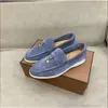 2024 Nouveau Designer Daim Loro Chaussures Casual Baskets De Loisirs Marque Appartements Baskets Pour Femmes Mocassins À Bout Rond Décor Mental Chic Slip-On Semelle Épaisse Letterg Taille 35 - 45