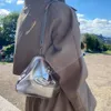 Viviennes Westwoods Underarm Bag Relief Clip Bagカジュアルチェーンポータブルショルダークロスボディdumplingバッグ