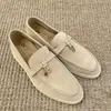 2024 Nyaste barnskoskor Loafer läder casual sko Loro Sandal Charms Designer Shoe Mens Womens Low Sneaker Moccasins Flat Dress Shoes Piana Outdoor Size 32