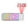 Skrivbordsklockor 180 Rotation Digital projektion Alarmklocka Nattläge Power-Off Memory Clock 12H/24H Sovrum Electronic LED Wall Clock