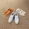 2024 Yeni Loro Tasarımcılar Yürüyüş Ayakkabıları Piyanalar Günlük Ayakkabı Takımları Yürüyüş Mokasenleri Kadınlar Düşük ayak bileği loafer deri spor ayakkabı Tazz Kış Sıcak Bayanlar Siyah Beyaz Yürüyüş Botları