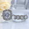 Choucong Bagues de mariage étincelantes Bijoux fins de luxe 100% solide en argent sterling 925 Forme de coussin Blanc Moissanite Diamant Pierres précieuses Fête Femmes Couple Bague de mariée