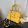 Sac à bandoulière pour femmes en gros d'usine 8 couleurs sac fourre-tout en crocodile rétro grand sac à main en cuir gaufré élégant sac à dos pour femmes de couleur unie 329 #