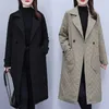 Trench da donna Cappotto a griglia di diamanti di media lunghezza per la primavera e l'autunno Colletto oversize dimagrante versatile sopra il ginocchio